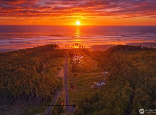 4 Chauncey Lane, Pacific Beach, WA 98571