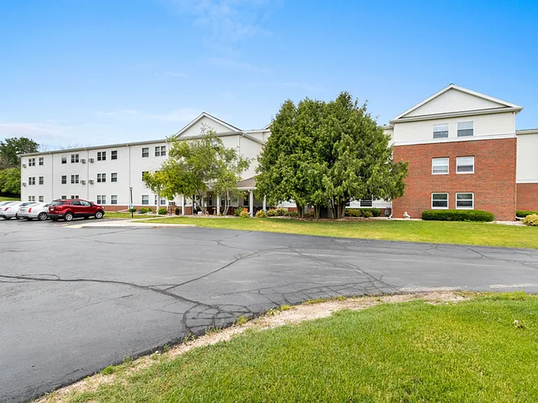 Mayville Heights Apartments is a convenient 55+ senior living community with HEAT AND WATER INCLU... — Photo 38
