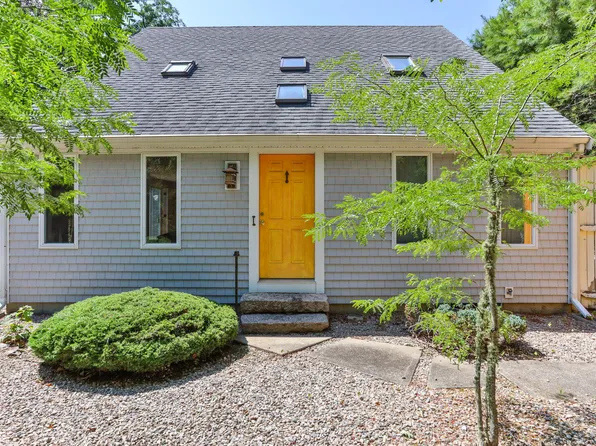 21 Mill Road, Falmouth, MA 02540
