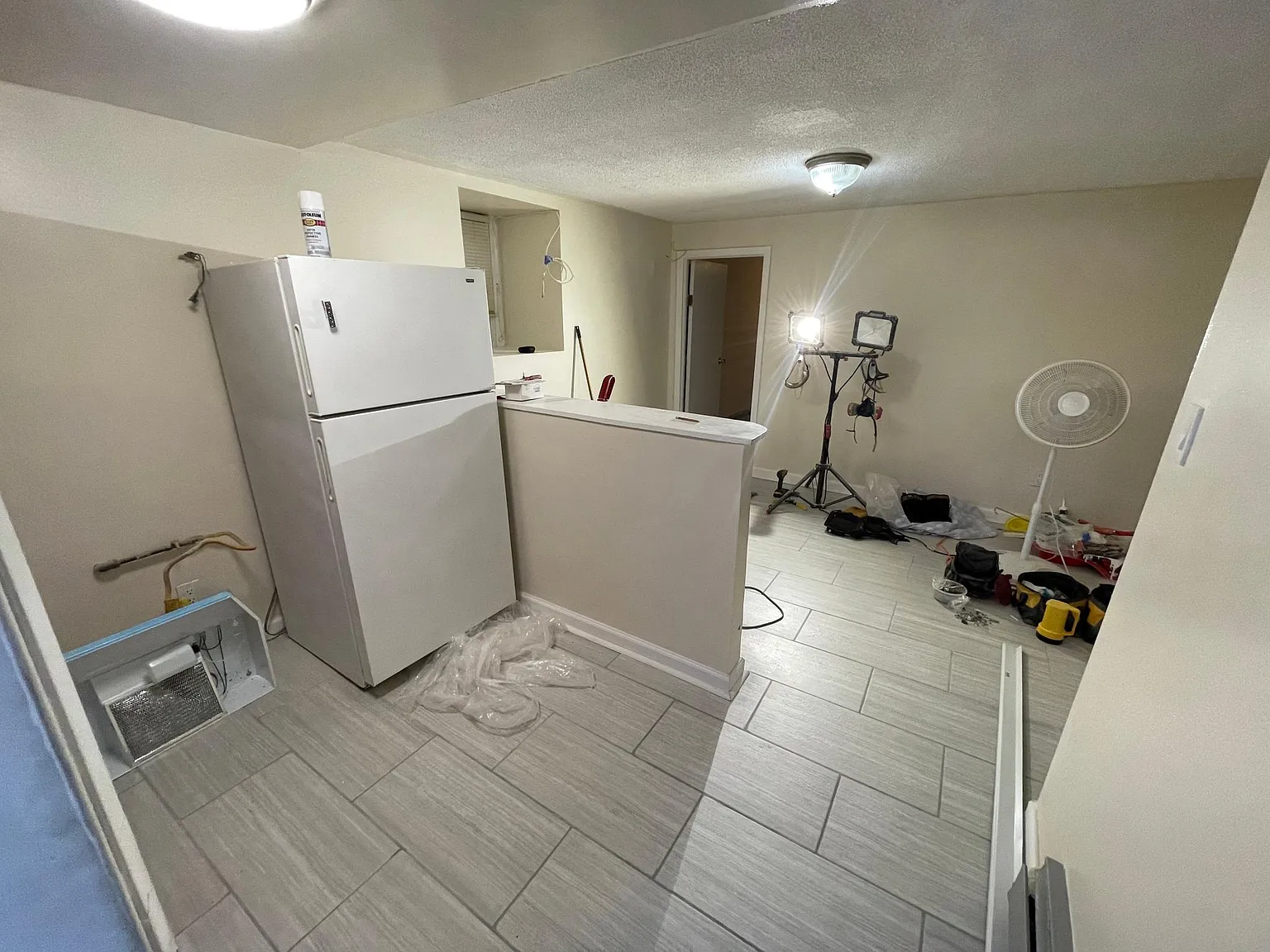 242 S 6th Ave — Photo 2