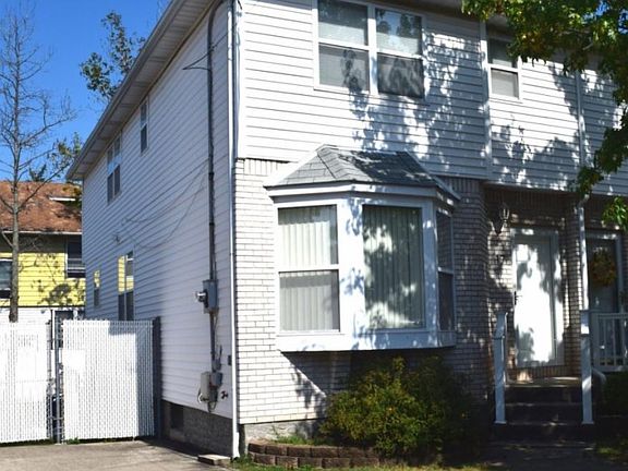 2nd image of 17 Dorit Ct