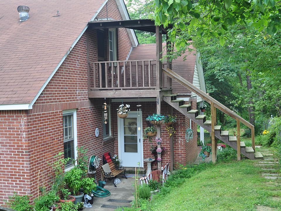 Stairs to apartment entrance