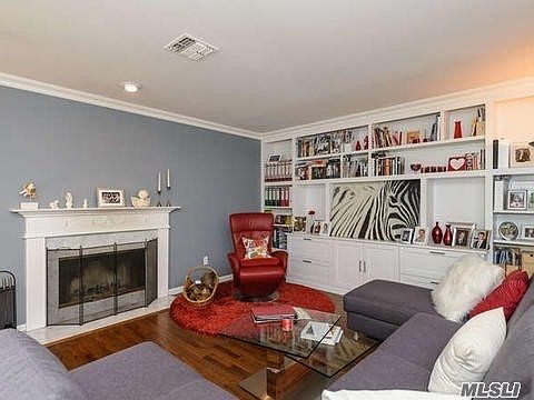 4th image of 47 Oyster Bay Rd
