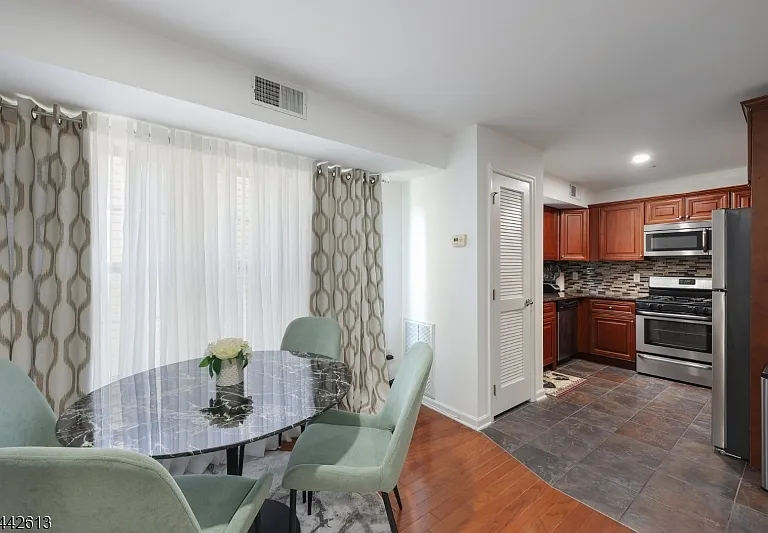 1130 Fairmount Ave #104 — Photo 7
