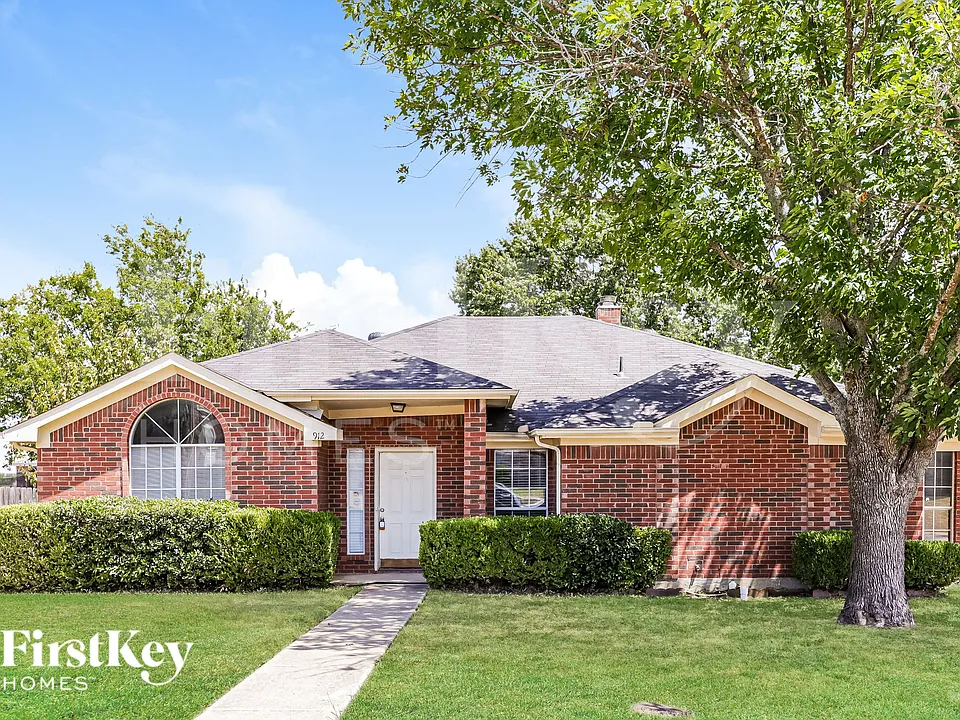 912 Winterbury Ct