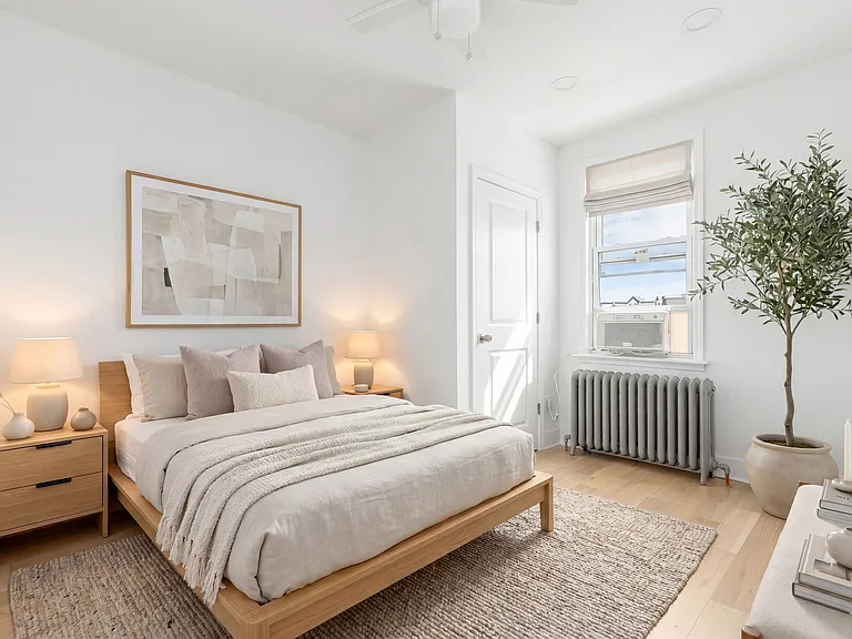5461 W Berks St #B — Photo 15