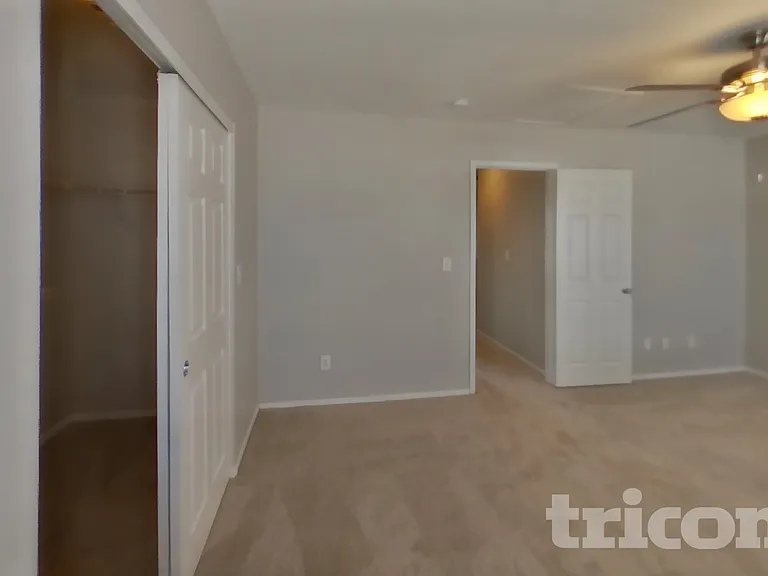 2114 Seattle Shore St — Photo 5