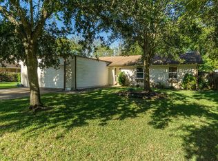 16927 Hibiscus Ln, Friendswood, TX 77546