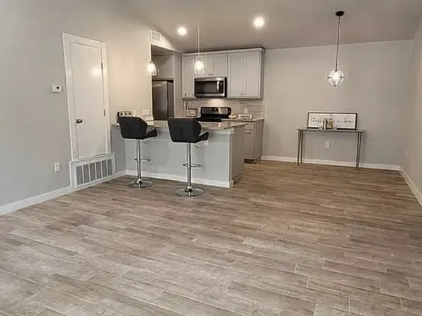 9404 Menchaca Rd, Austin, TX 78748