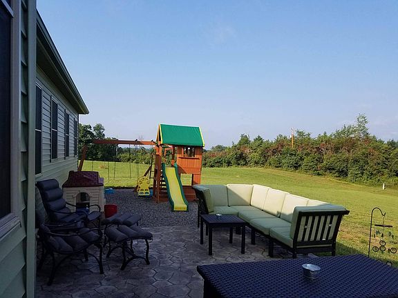 4th image of 615 Mountain Meadow Dr