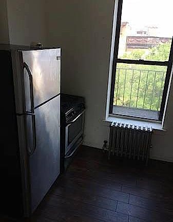 3rd image of 570 Jefferson Ave APT 8