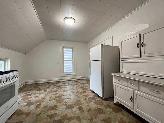 3rd image of 1258 University Ave #2