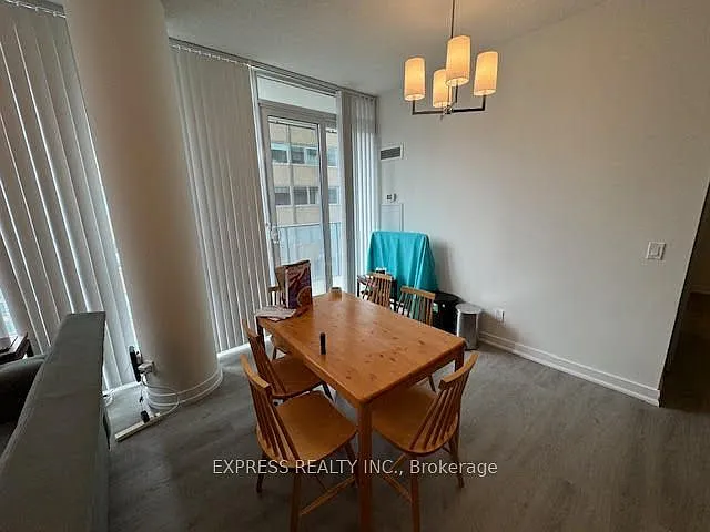 770 Bay St #2 — Photo 7