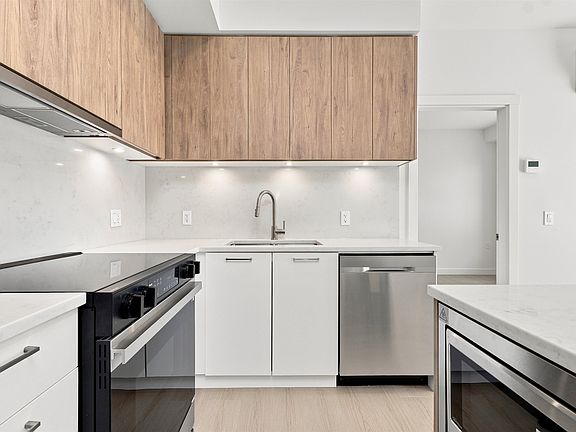 4th image of 82 1st St #427