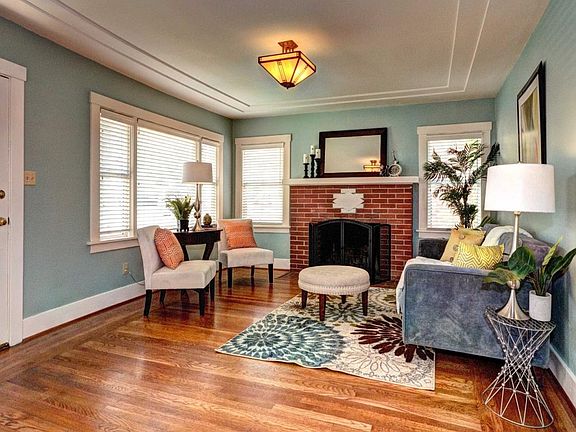 3rd image of 1563 Hanchett Ave