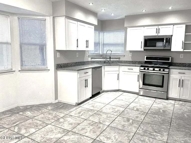 7489 Plaza Redonda Dr — Photo 19