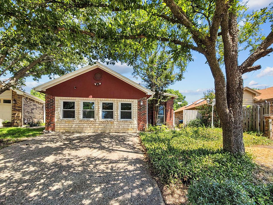 1st image of 10716 Tall Oak Dr