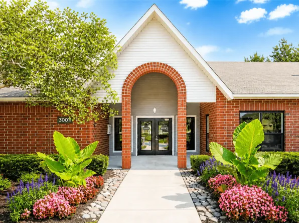 Deer Valley Apartments