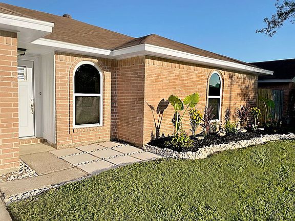 2nd image of 3703 Roseberry Dr