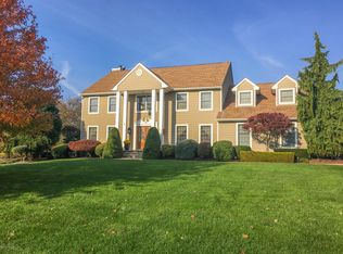 30 Falcon Ridge Cir, Holmdel, NJ 07733