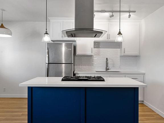 5th image of 936 Cedar Ave APT 12
