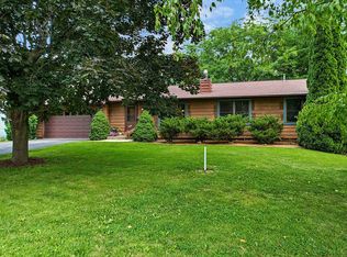 304 Old Indian Trl, Deforest, WI 53532