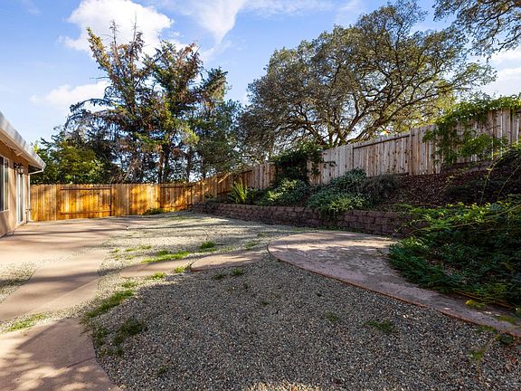 4th image of 4866 Canfield Cir