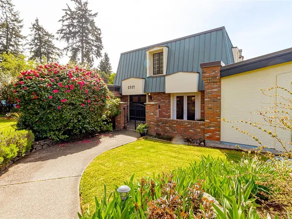 2557 Annabern Cres, Saanich, BC V8N 5E9