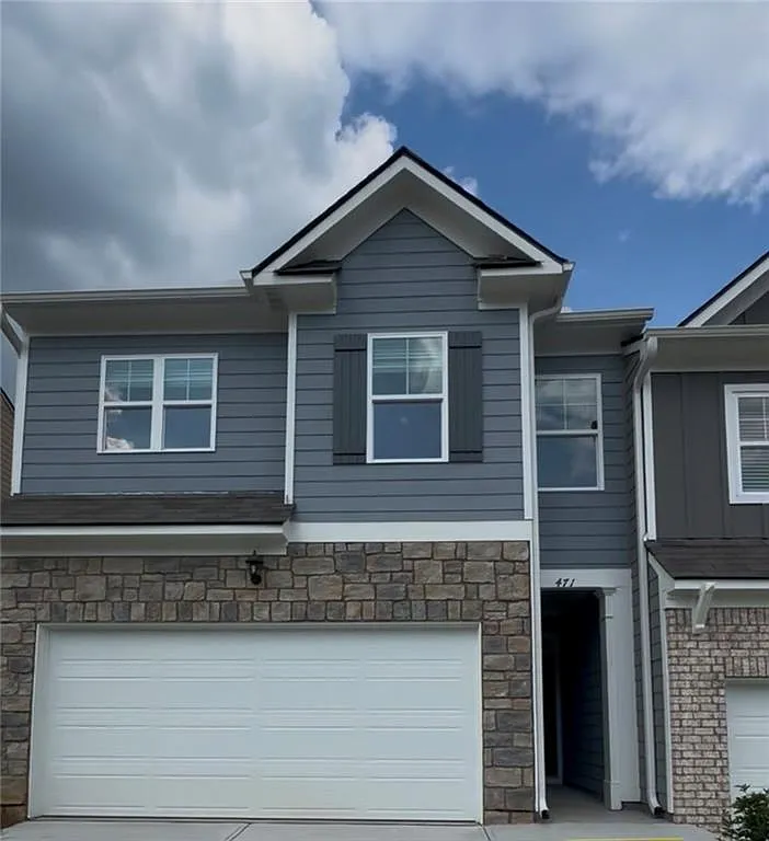 4 bed, 2.5 bath, 1825 sqft, $2,345 — Photo 2