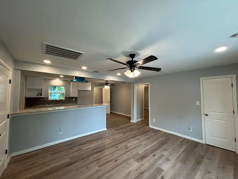 3017 Nita St — Photo 4