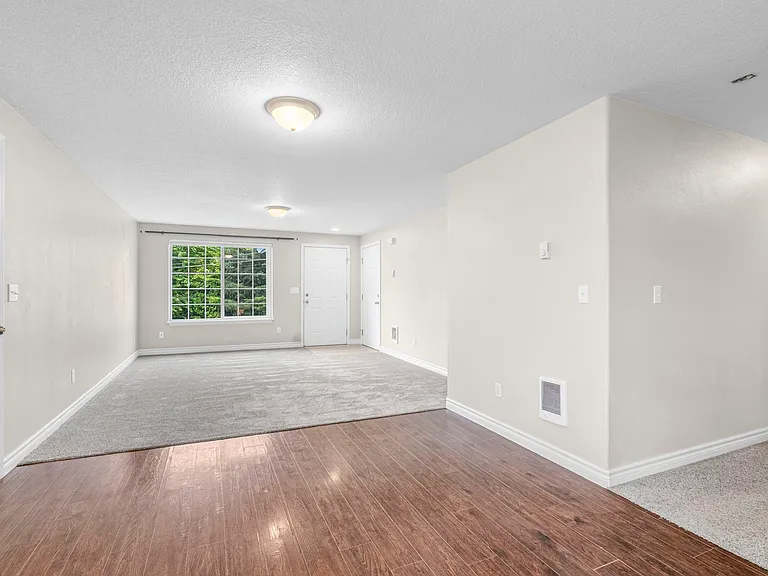 53 Michael St — Photo 3