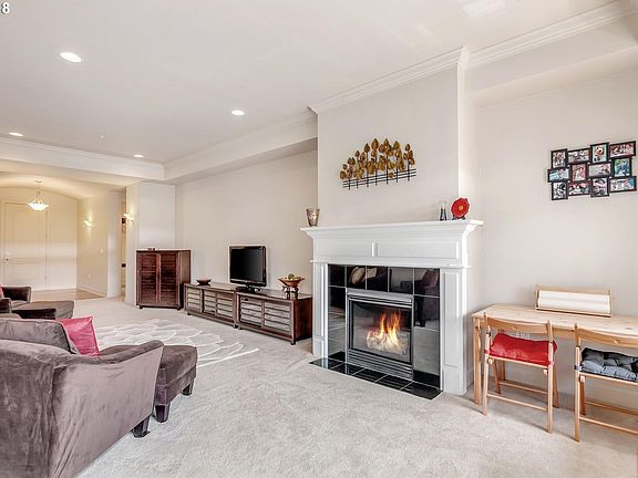 5th image of 707 N Hayden Island Dr Unit 328