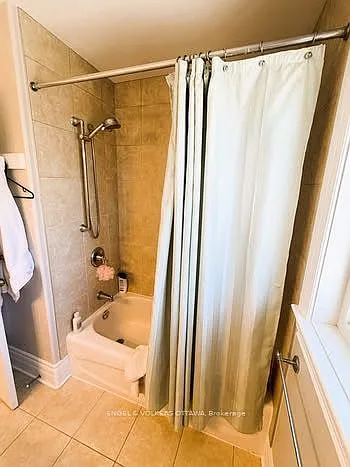 29 Franklin Cathcart Cres — Photo 20