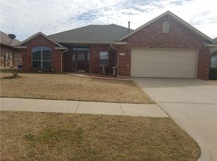 2812 SE 97th St, Moore, OK 73160