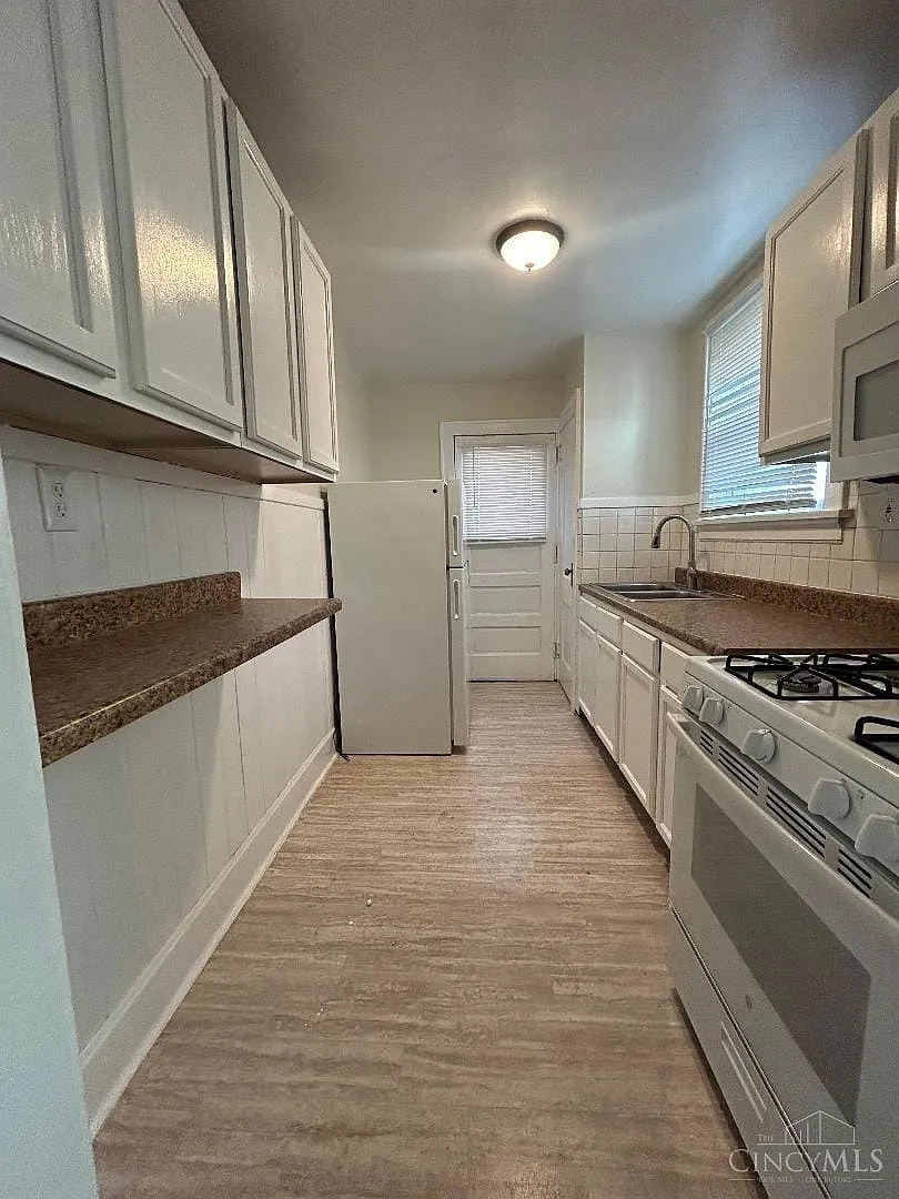Building Photo - 594 De Votie Ave #1