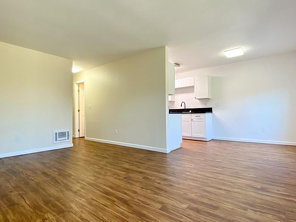 2nd image of 3870 37th St APT 3
