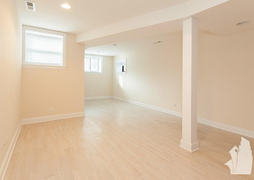 1st image of 3713 N Wilton Ave #3711-2