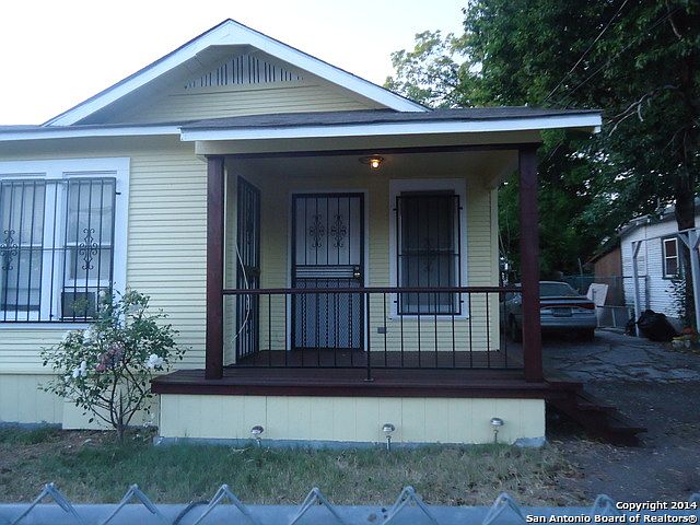 1st image of 1945 W Poplar St