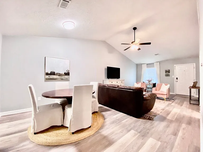 645 Brook Trl — Photo 7