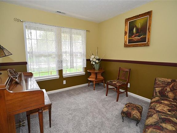 4th image of 10528 Nassau St