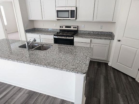 3rd image of 944 Rift Valley Dr