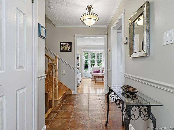 5th image of 102 Anderson St