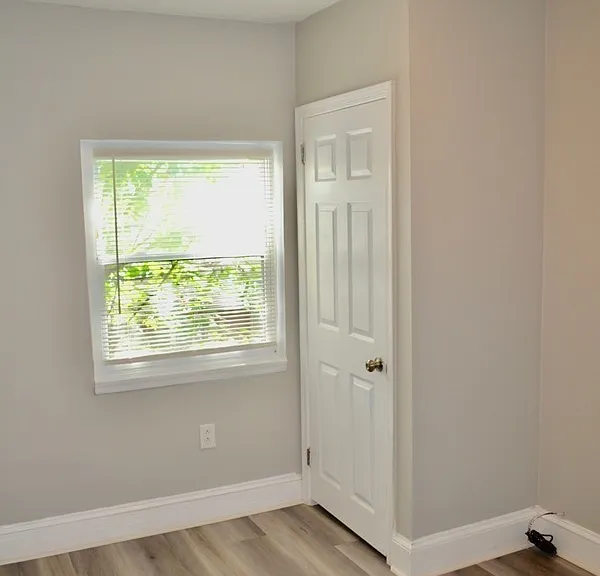 1824 Sigel St — Photo 30