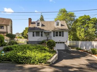 14 Pugsley Pl, Ossining, NY 10562