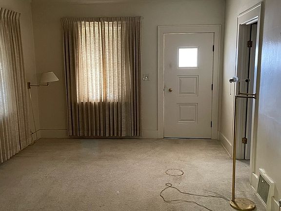 4th image of 121 N Warwick Ave