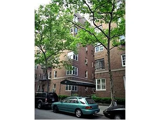 Rented by Douglas Elliman | media 29