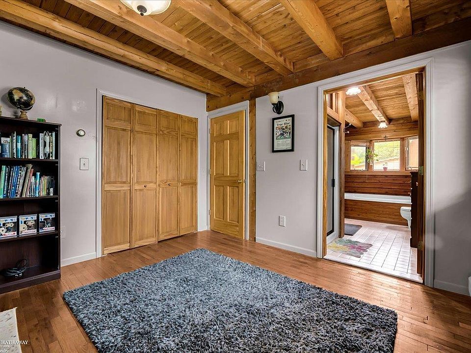 8828 Meskill Rd, photo 17