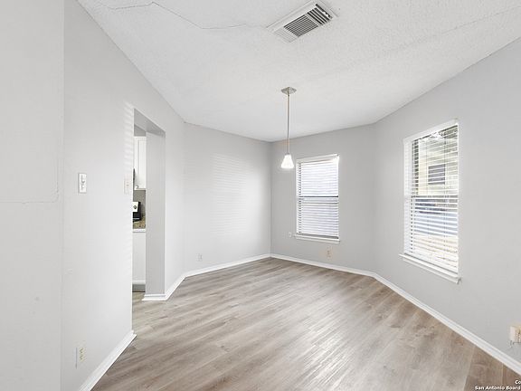4th image of 3680 CANDLEHILL