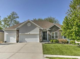 8907 NE 97th St, Kansas City, MO 64157