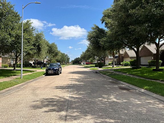 4th image of 3612 Canterbury Park Dr